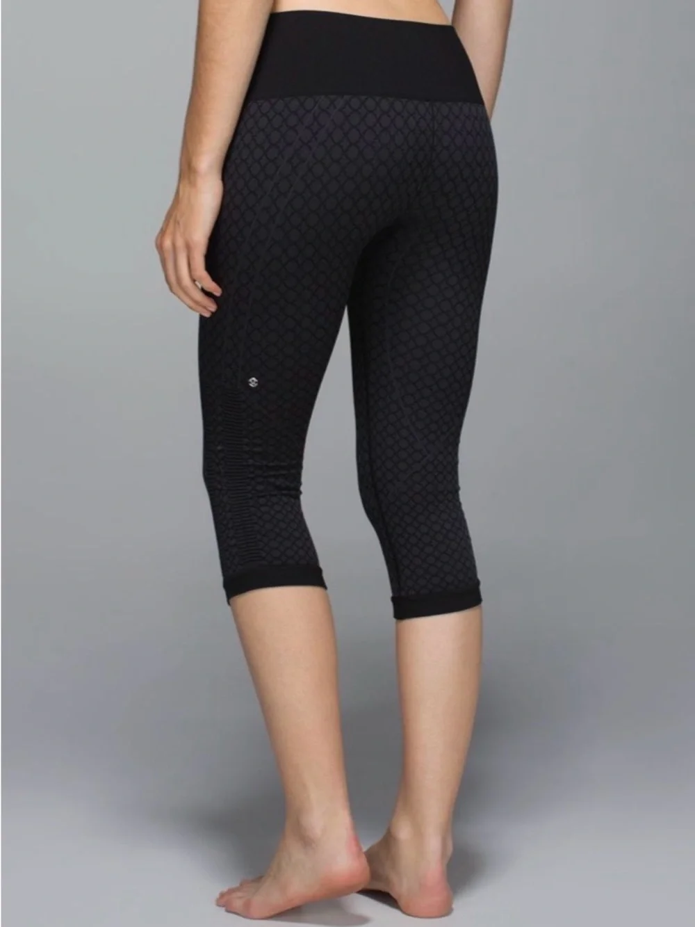 lululemon athletica In The Flow Crop II. Size 2